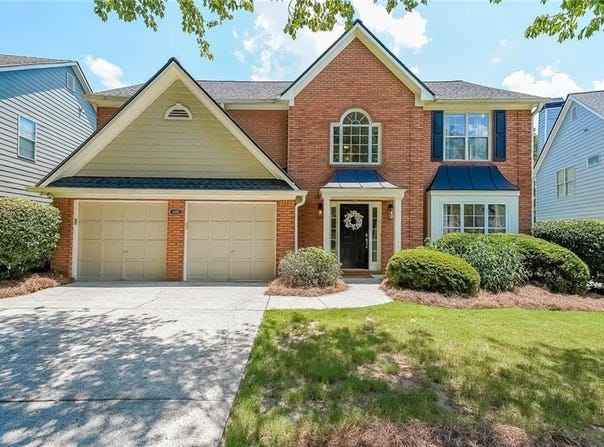 11085 Crabapple Lake Drive, Roswell, GA 30076
