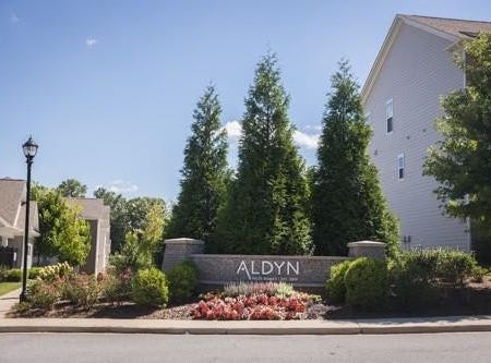 101 Holden Way, Woodstock, GA 30189