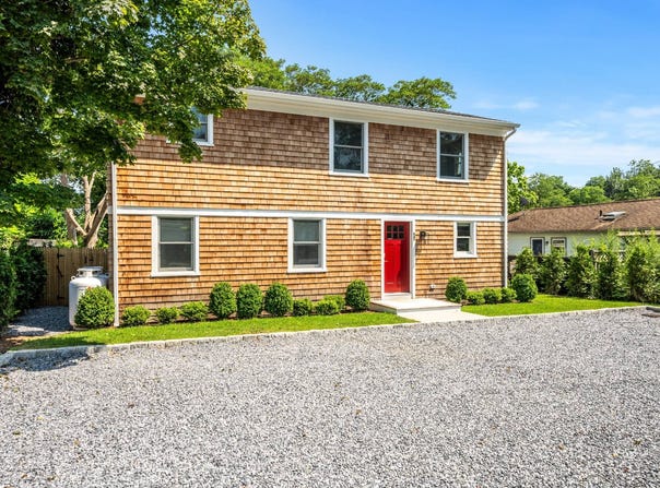 647 Montauk Highway, East Quogue, NY 11942