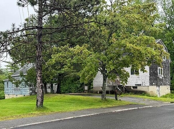 25 And 27 Pray Street, Gardiner, ME 04345