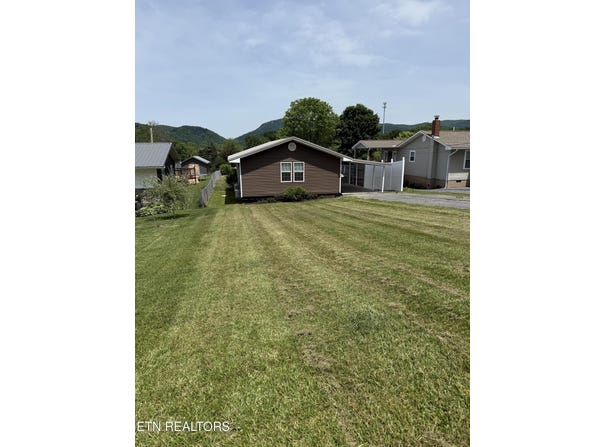 321 Coleman St, Harrogate, TN 37752