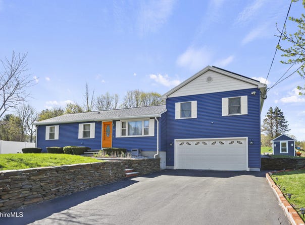 15 Martin Ave, Lee, MA 01238