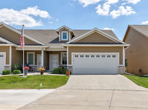 1592 SE Blackthorne Drive, Waukee, IA 50263