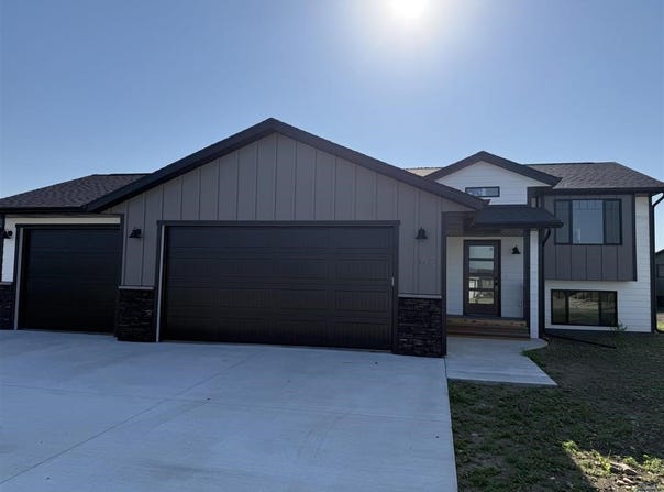 648 Valor Court, Box Elder, SD 57719