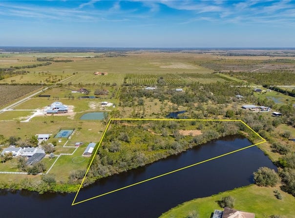 33280 WASHINGTON LOOP ROAD, PUNTA GORDA, FL 33982