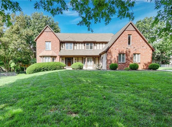 4912 W 114th Street, Leawood, KS 66211