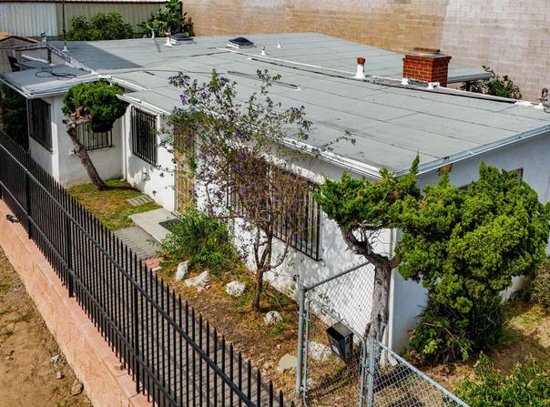 433 W Gardena Blvd, Carson, CA 90248