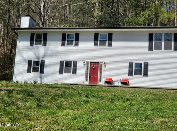 790 Sulphur Springs Rd, Clinton, TN 37716