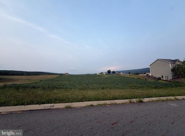 32 PHEASANT HILL DR, HALIFAX, PA 17032
