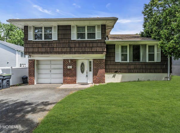 103 Hallberg Avenue, Bergenfield, NJ 07621