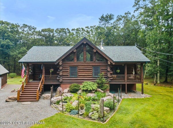 157 Tinkwig Drive, Hawley, PA 18428