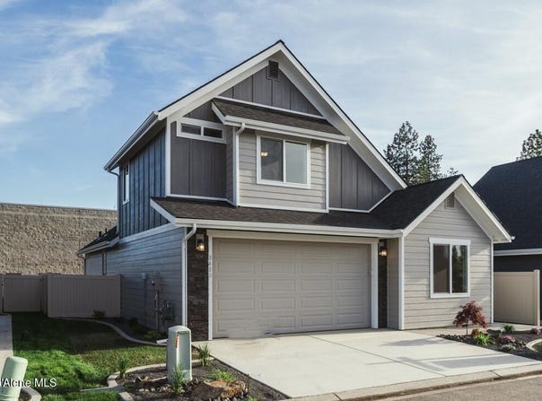 8480 N Snowflake Ln, Hayden, ID 83835