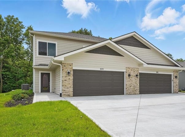 809 Highland Drive, Edwardsville, KS 66111
