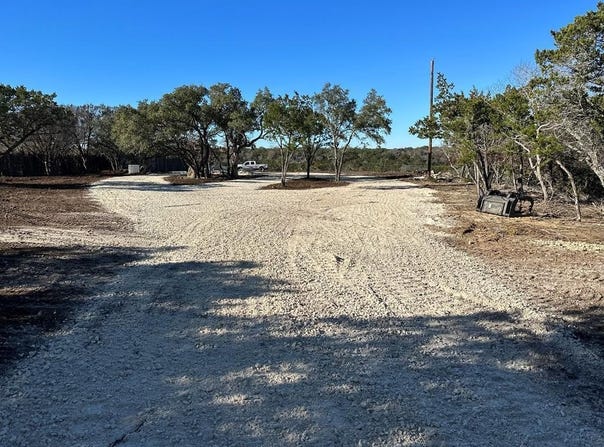 308 Elm Pass Rd, Center Point, TX 78010