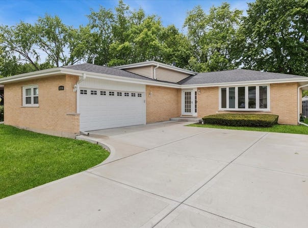 17718 65th Avenue, Tinley Park, IL 60477