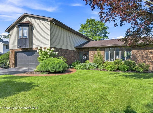 229 Cornell Avenue, Clarks Green, PA 18411