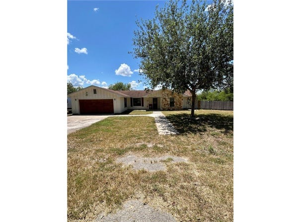 2485 Oak Bend, Beeville, TX 78102