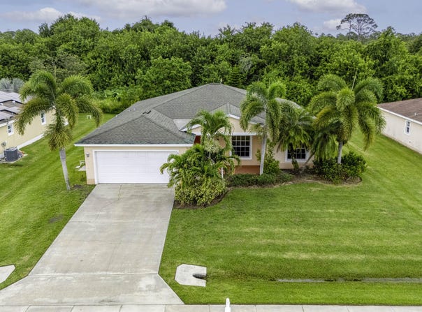 6416 Las Palmas Way, Port Saint Lucie, FL 34952