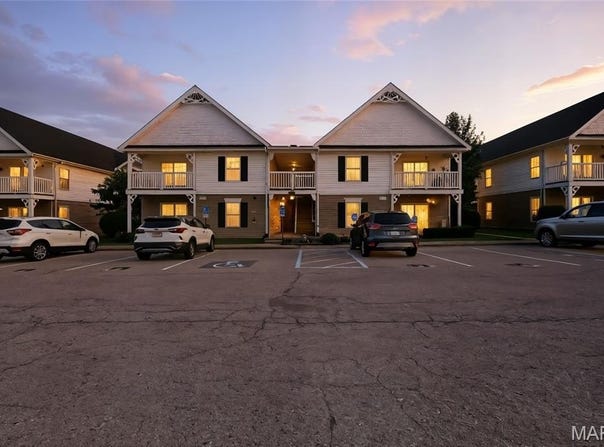163 Brandy Mill Circle, High Ridge, MO 63049