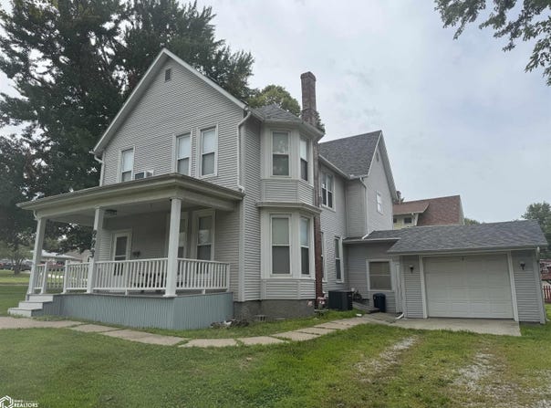 223 W Chestnut Street, Clarinda, IA 51632