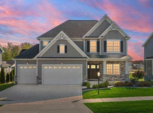 2116 Redwood Lane, Chesterton, IN 46304
