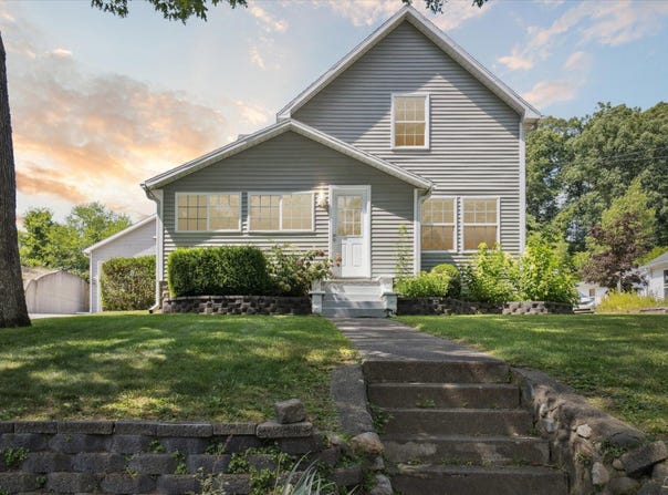 1232 W Main Street, Ionia, MI 48846