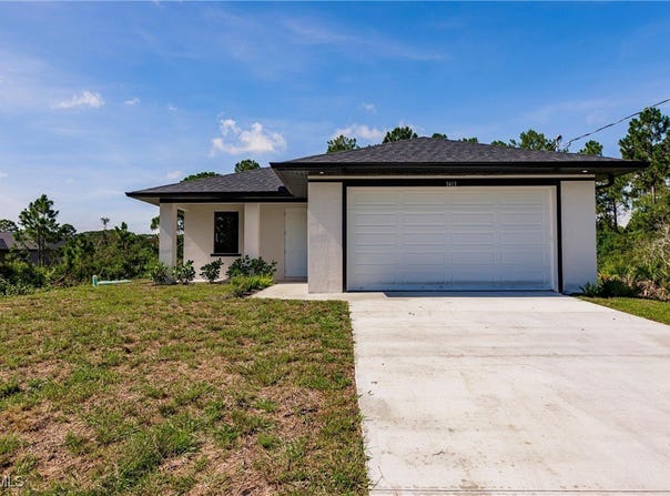 3233 57th Street W, Lehigh Acres, FL 33971