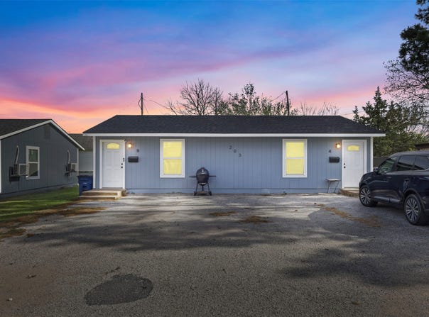 205 E Bremond Street, Ennis, TX 75119