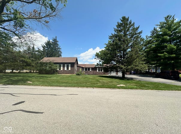 9012 W Evergreen Drive, Columbus, IN 47201