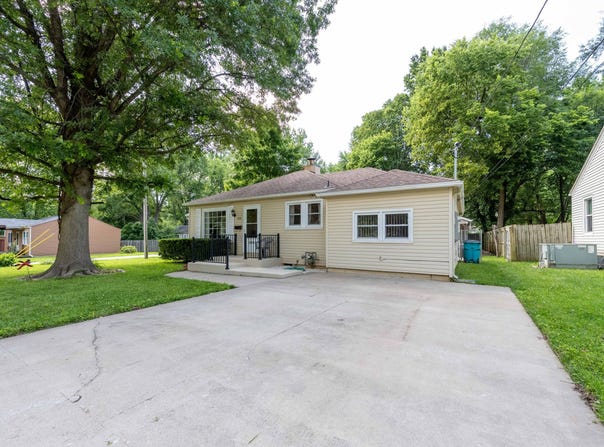 220 E Portland Street, Springfield, MO 65807