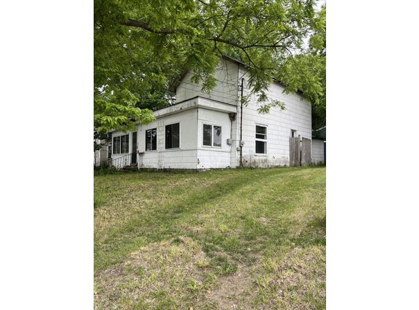 102 Allett Street, Allegan, MI 49010