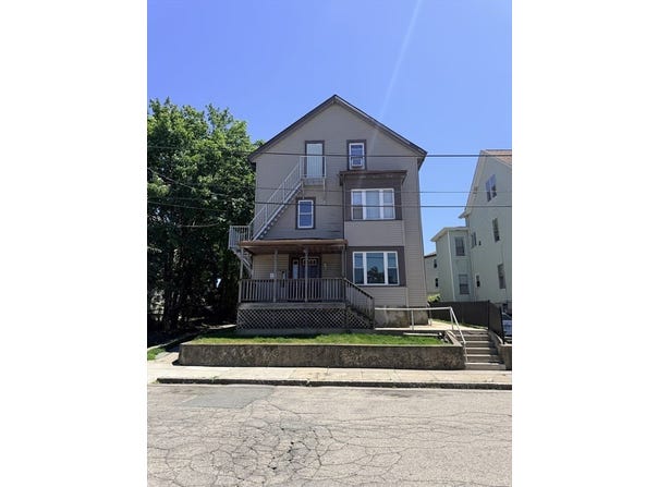 48 Tuttle St, Fall River, MA 02724