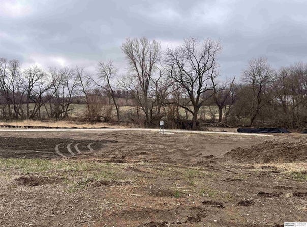 18573 Acorn Drive, Gretna, NE 68028