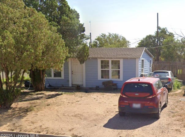 240 S 4th Street, Slaton, TX 79364
