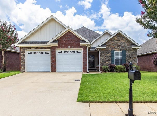 76 Brittany Drive N, Elmore, AL 36025