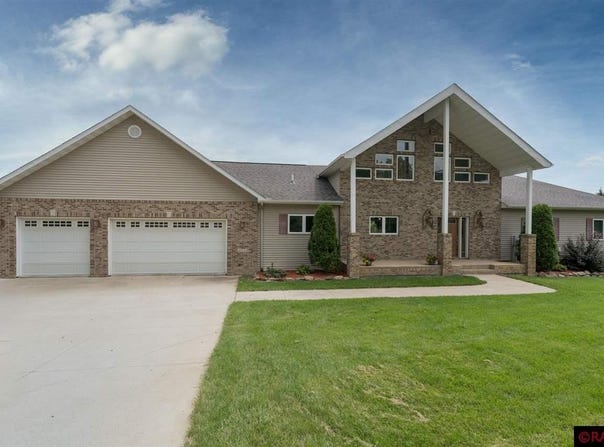 48545 Shanaska Creek Road, Kasota, MN 56050