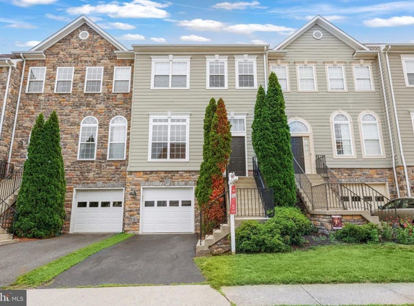 868 STONEFIELD SQUARE NE, LEESBURG, VA 20176