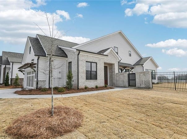 653 Beechwood Way, Hoschton, GA 30548