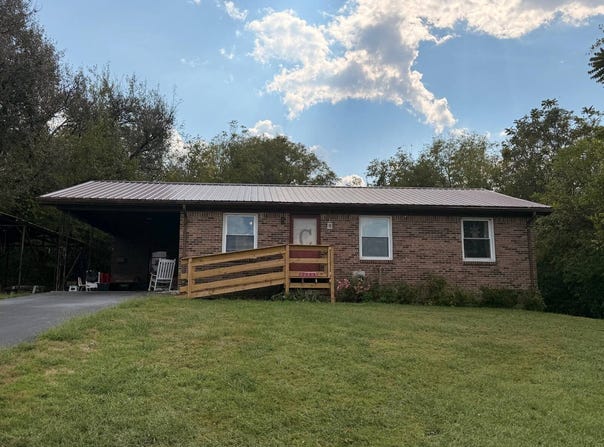 2753 Waterview Road, Burkesville, KY 42717