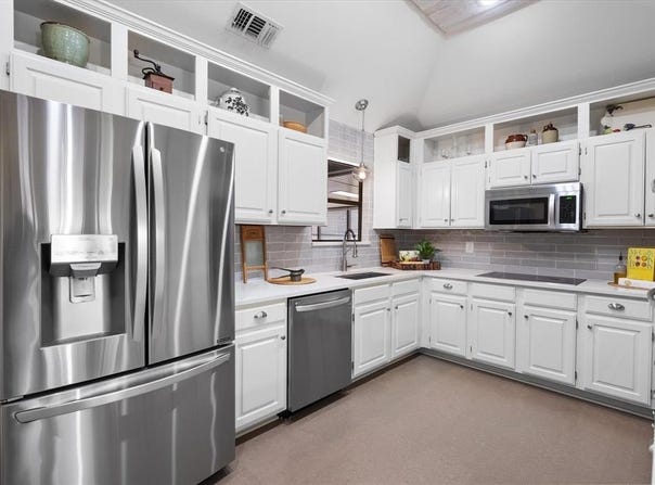 1512 Cobblestone Drive, DeSoto, TX 75115