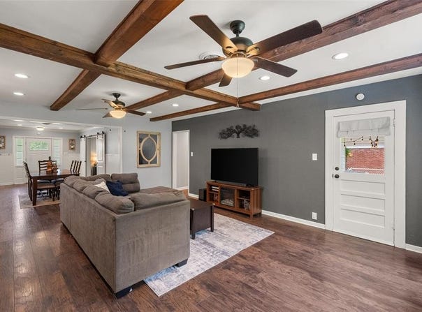 803 S Rusk Street, Gainesville, TX 76240