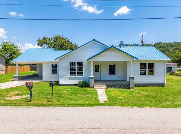 233 Harrison Street, Sneedville, TN 37869
