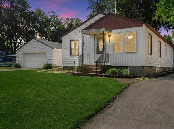 111 4th Street, Kenyon, MN 55946