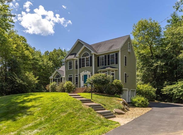 221 Oak Hill Road, Barrington, NH 03825