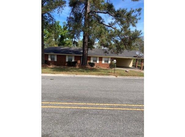 1105 Hillside Drive, Douglas, GA 31533