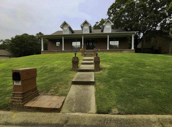 19 Crystal Mountain Drive, Maumelle, AR 72113-6548