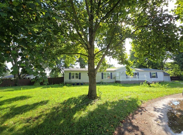1801 E 44th Drive, Terre Haute, IN 47802
