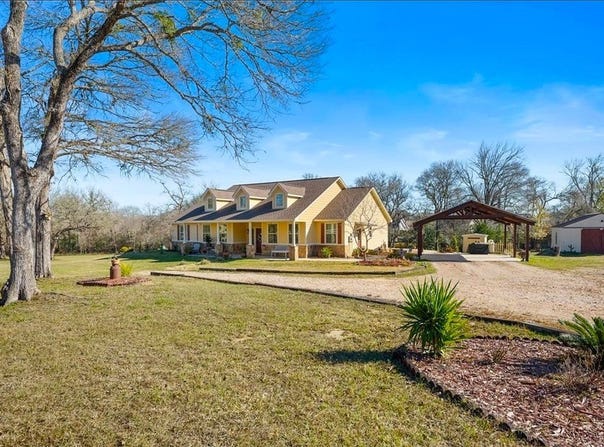 9467 Loop Road, Bellville, TX 77418