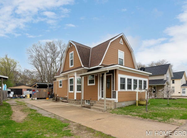 316 W 13TH STREET, HOLLAND, MI 49423