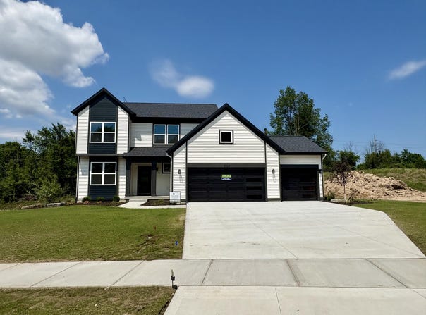 5899 Valley Point Drive SE, Caledonia, MI 49316